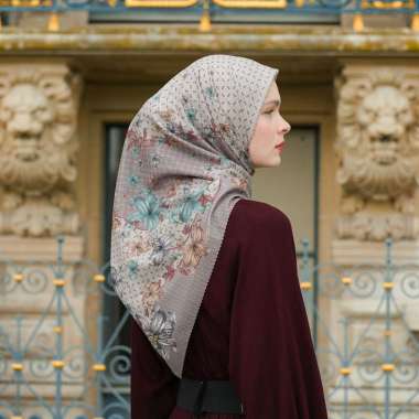 Heaven Lights - Hannah Scarf - Hijab Segi Empat Motif Wanita Laurel
