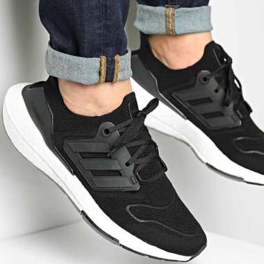 Sepatu Running wanita ADIDAS ULTRABOOST 22 GX3062