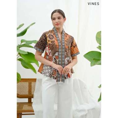 Evercloth Vines Atasan Kutu Baru Batik Wanita Lengan Pendek Kebaya Encim Blouse Batik Perempuan Baju