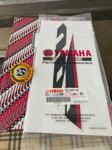 STIKER/STRIPING YAMAHA NEW VIXION ADVANCE 2016 PUTIH ORIGINAL YGP 2TP-F4255-A0