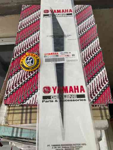 STIKER/STRIPING YAMAHA NEW VIXION ADVANCE 2016 PUTIH ORIGINAL YGP 2TP-F4246-70