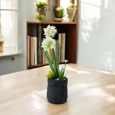 Bunga Artificial Dekorasi Ruangan Cantik Aneka Jenis Dengan Pot Unik Bahan Plastik WMO IF5932 Bunga 