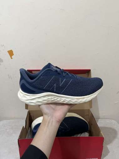 NEW BALANCE FRESH FOAM ARISHI V4 RUNNING MENS MARISANA NAVY MENS 44.5
