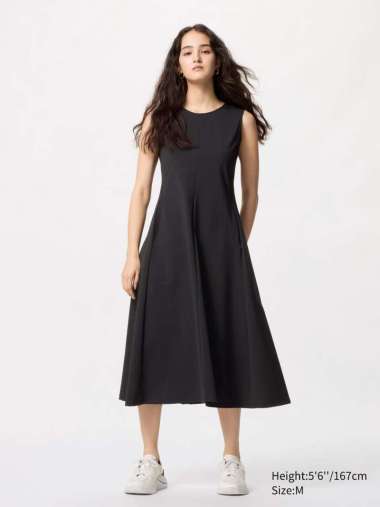 UNIQLO Gaun Ultra Stretch Dress Wanita Tanpa Lengan Black L