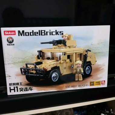 brick kendaraan militer Humvee vehicle