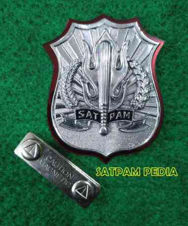 Kewenangan Satpam Akrilik Silver Magnet - Lencana Satpam Akrilik Silver
