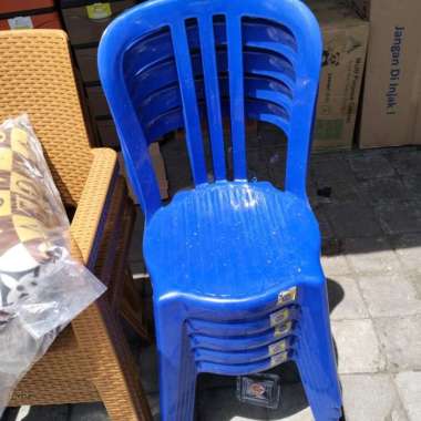 kursi plastik Napoli