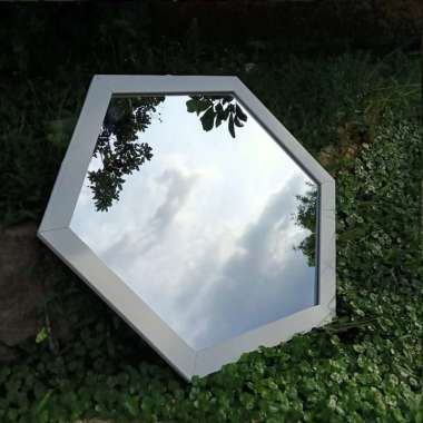 ND Cermin Hexagonal / Oktagonal Mirror Gantung Jati Belanda Diameter 25cm Hexagonal Putih