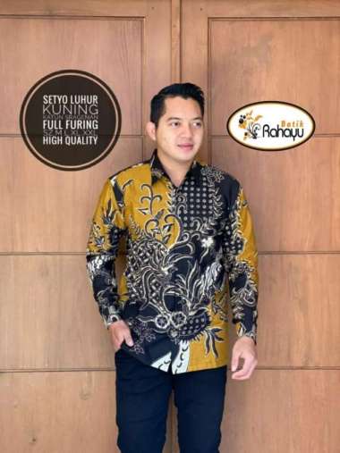 SETYO LUHUR KUNING Kemeja Batik Pria Lengan Panjang Batik Dasar Hitam M