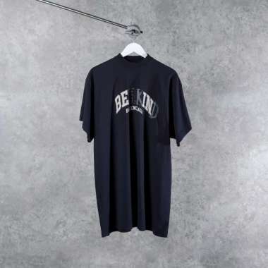 Kaos BALENCIAGA BE KIND LOGO BLACK TSHIRT 100% ORIGINAL Size 1