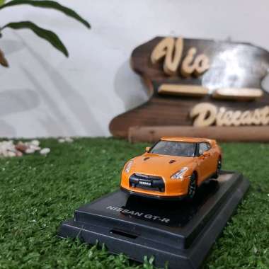 Diecast Miniatur Nissan GTR orange skala 1:64