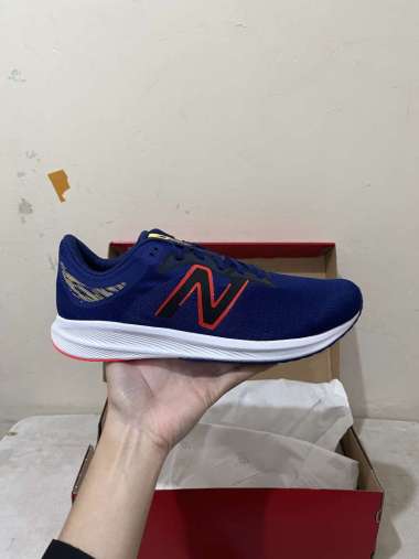 SEPATU NEW BALANCE RUNNING COURSE DRAFT V2 BLUE PRIA MDRFTRB2 43