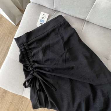Tamara Skirt - Rok Serut Casual Flowly Wanita - Midi Maxi Ruched Skirt - Putih Black
