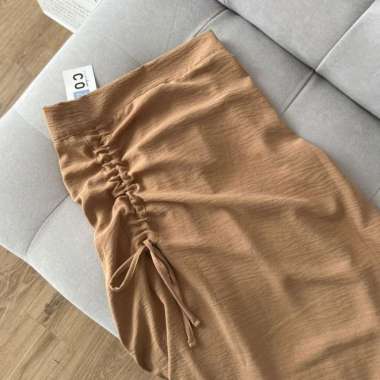 Tamara Skirt - Rok Serut Casual Flowly Wanita - Midi Maxi Ruched Skirt - Putih Latte