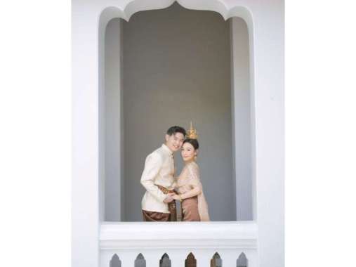 Photoshoot Package Include Makeup & Hair Styling with Thailand Costume Rental (1 Hour with unlimited