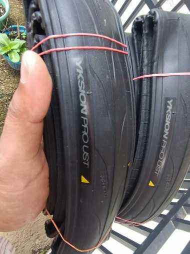 BAN LUAR MAVIC 700X25C KEVLAR FULL BLACK