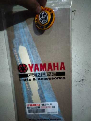 STICKER / STRIPING BOX AKI / TEPONG YAMAHA RX KING RXK 135 ORIGINAL YGP 3KA 3KA-F174K-20