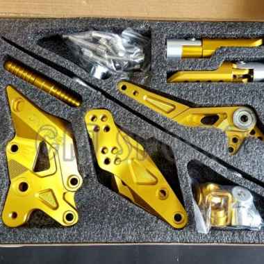 Footstep Underbone Cbr 150R Cb 150R Nui Racing Series Dragon Gold