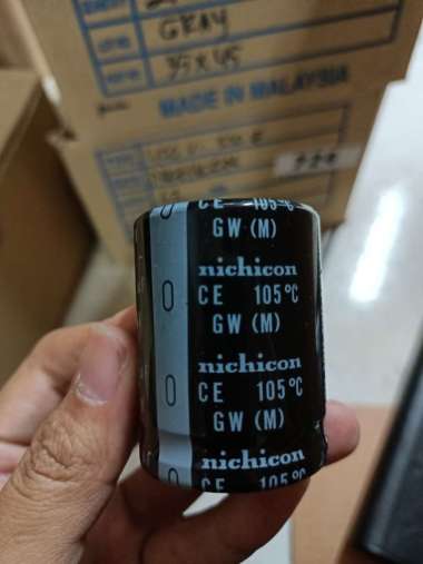 Elco Kapasitor 560 uf 400v