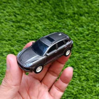 Diecast Mobil Ban Karet Campur Putih