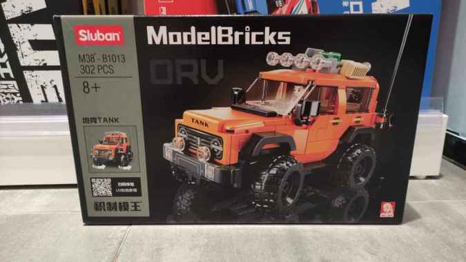 SLUBAN MODEL BRICKS M38 B1013 302 PCS