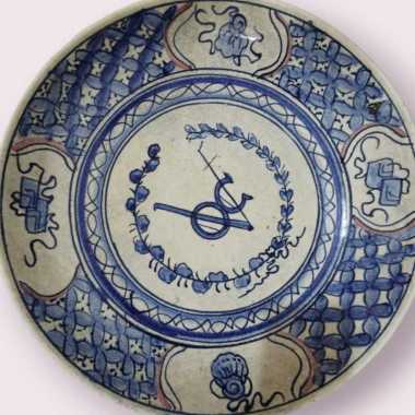 Piring keramik hias gantung, piring hias antik