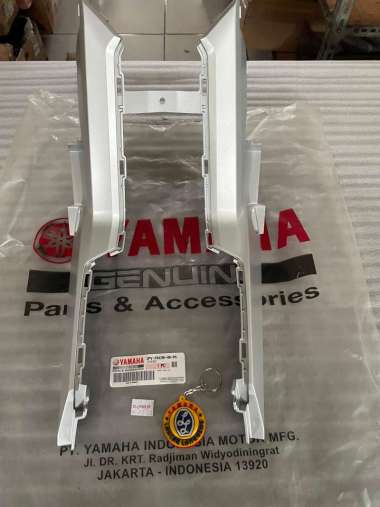 COVER 1 BODY TENGAH YAMAHA MX KING SILVER 2PV-F842M-00-P6 ORIGINAL YGP