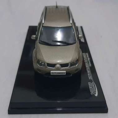 Diecast Miniatur Mitsubishi Outlander skala 1:43