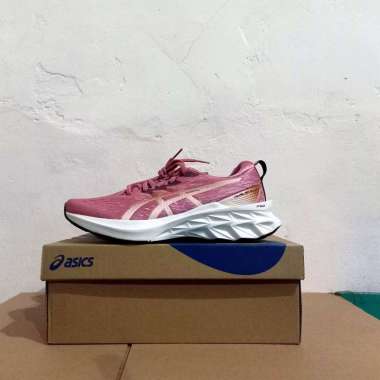 SEPATU LARI WANITA ASICS NOVABLAST 2 SMOKEY ROSE/PURE BRONZE ORIGINAL 40.5
