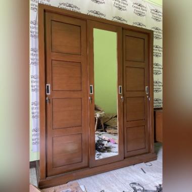 Lemari Pakaian Kaca Sliding Kayu Jati 3 Pintu Almari Geser Cermin