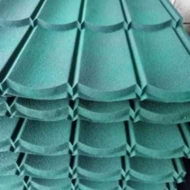 Genteng Atap Metal Polos Merah Hitam Coklat Hijau Pasir 80 x 80 cm - Merah Polos Hijau