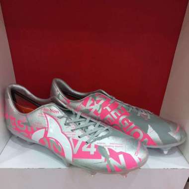 Sepatu Bola kaki ortuseight Catalyst Legion V4 SG 44 Silver