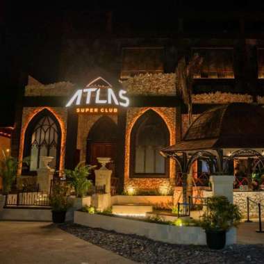 General Admission Atlas Beach Club - One Day Pass + First Drink + Snack (FREE Gelato)