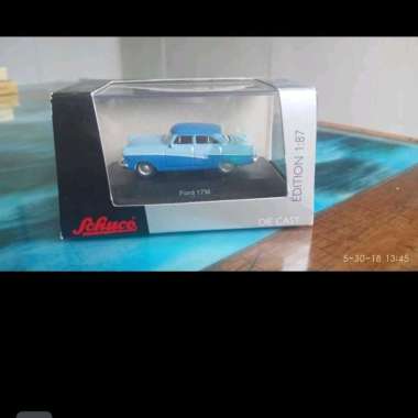 Schuco 1:87 Ford 17M diecast