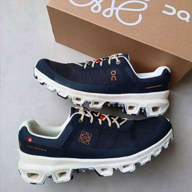 On Cloudventure Loewe Sneaker Black