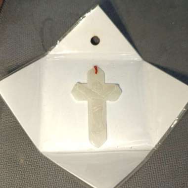 liontin batu giok salib baru B002