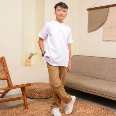 Shirt/ Kemeja Lengan Pendek Anak Laki White Dobby/ Donald Duck Look Style 6 tahun