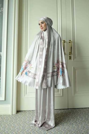 GONEGANI OFFICIAL - Mukena Bahan Armany Silk Motif Bunga Bloomy Mukena Natural