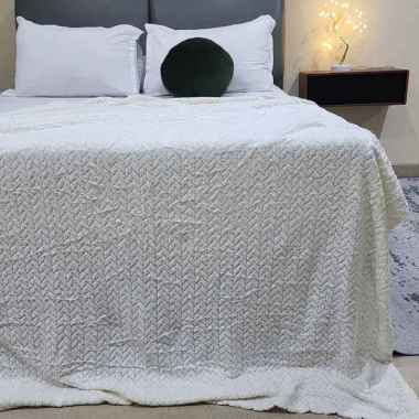 King Rabbit Thermal Blanket / Selimut Lembut uk 150x200 cm ziggy white