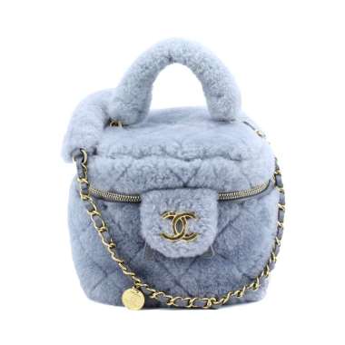 Chanel Shearling Lamb Small Vanity Case I16185C