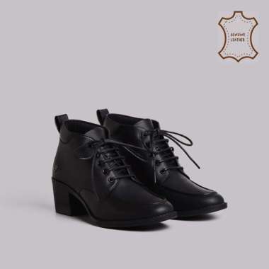 Adorableprojects - Delia Boots Genuine Leather Black - Sepatu Kulit Wanita 41