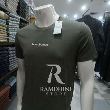 BOMBBOOGIE Kaos Pria Katun 0725 M 12C59B4AR