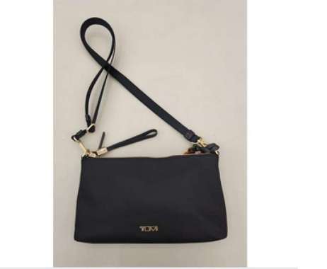 TUMI Voayageur Adela Crossbody Bag - Tas Selempang Bahu - Black/Gold