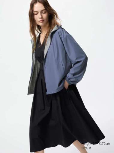 UNIQLO Jaket Hoodie Reversible Parka Reversibel wanita Water Repellent blue XL