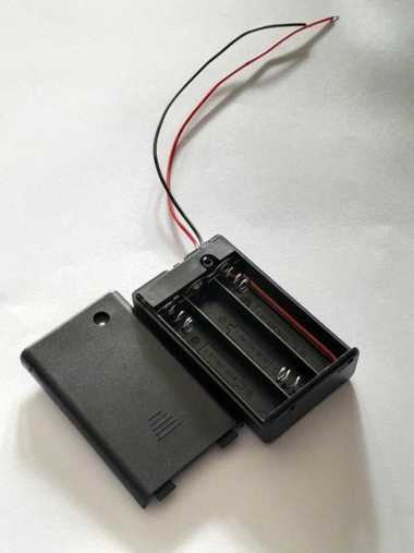 Kotak Baterai Holder 3 Slot AAA plus Tutup