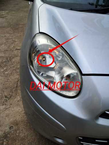 Lampu kota Lampu kecil depan nissan march