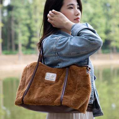 Mesuca Megos Disney Chip & Dale Plush Tote Bag - Large - DHF23842-CD