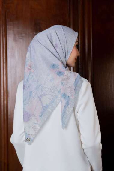 Wearing Klamby - Isla Scarf Alluvial
