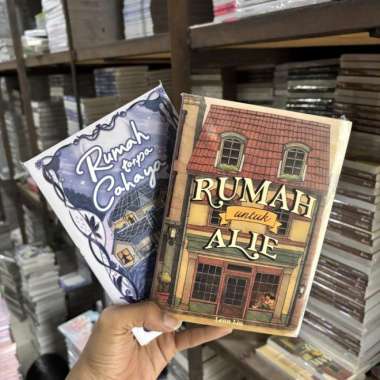 Paket 2 Novel RUMAH UNTUK ALIE - RUMAH TANPA CAHAYA - Lenn
