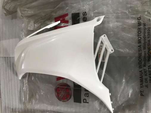 COVER SAYAP LUAR KANAN YAMAHA JUPITER MX 50C-F8312-00 ORIGINAL YGP PUTIH